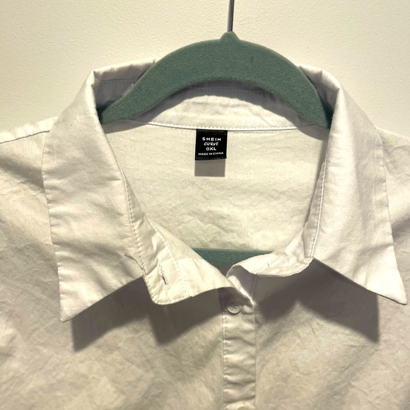 Classic white button down with two button detail on sleeves Size 14 - Picture 5 of 7